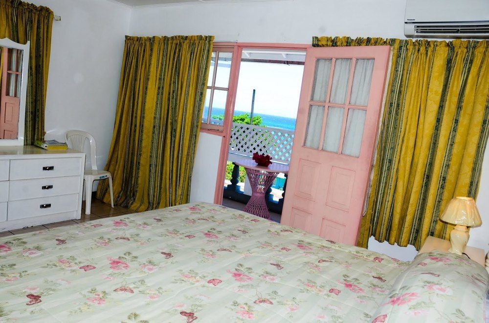 Marine View Hotel Ocho Rios Dış mekan fotoğraf