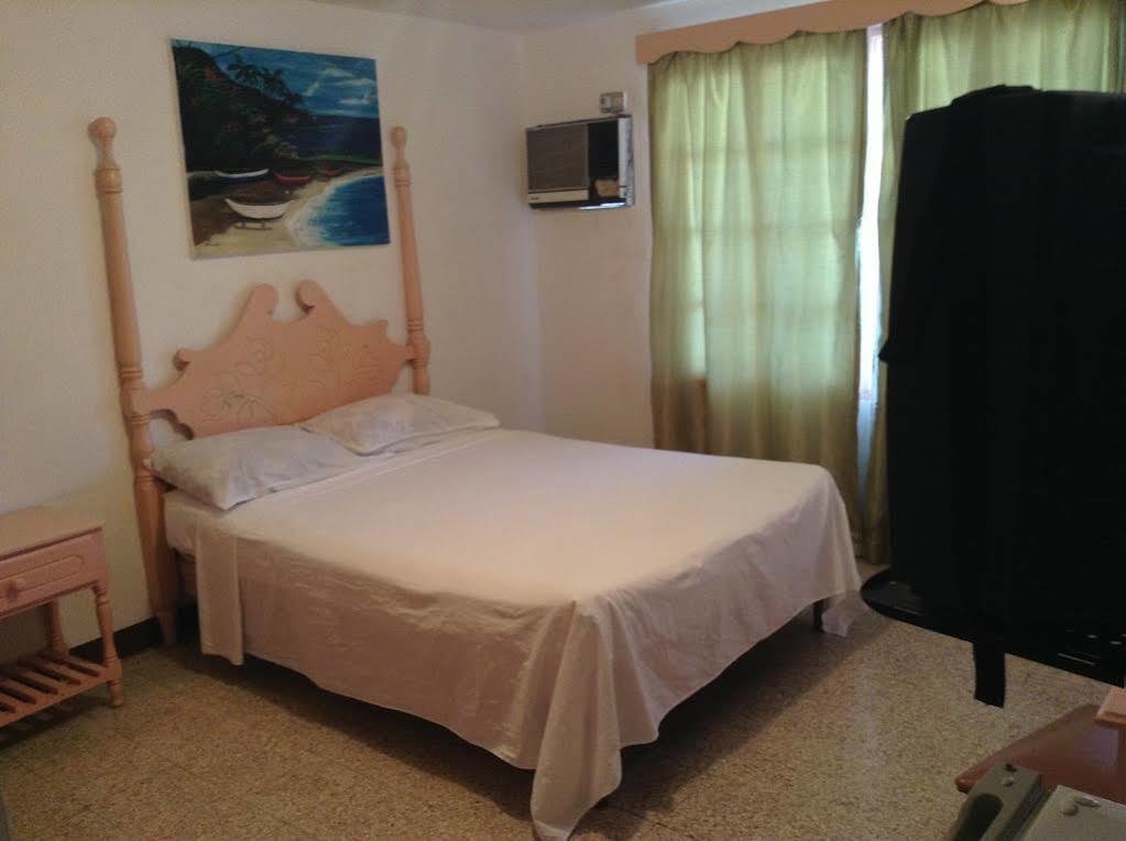 Marine View Hotel Ocho Rios Dış mekan fotoğraf