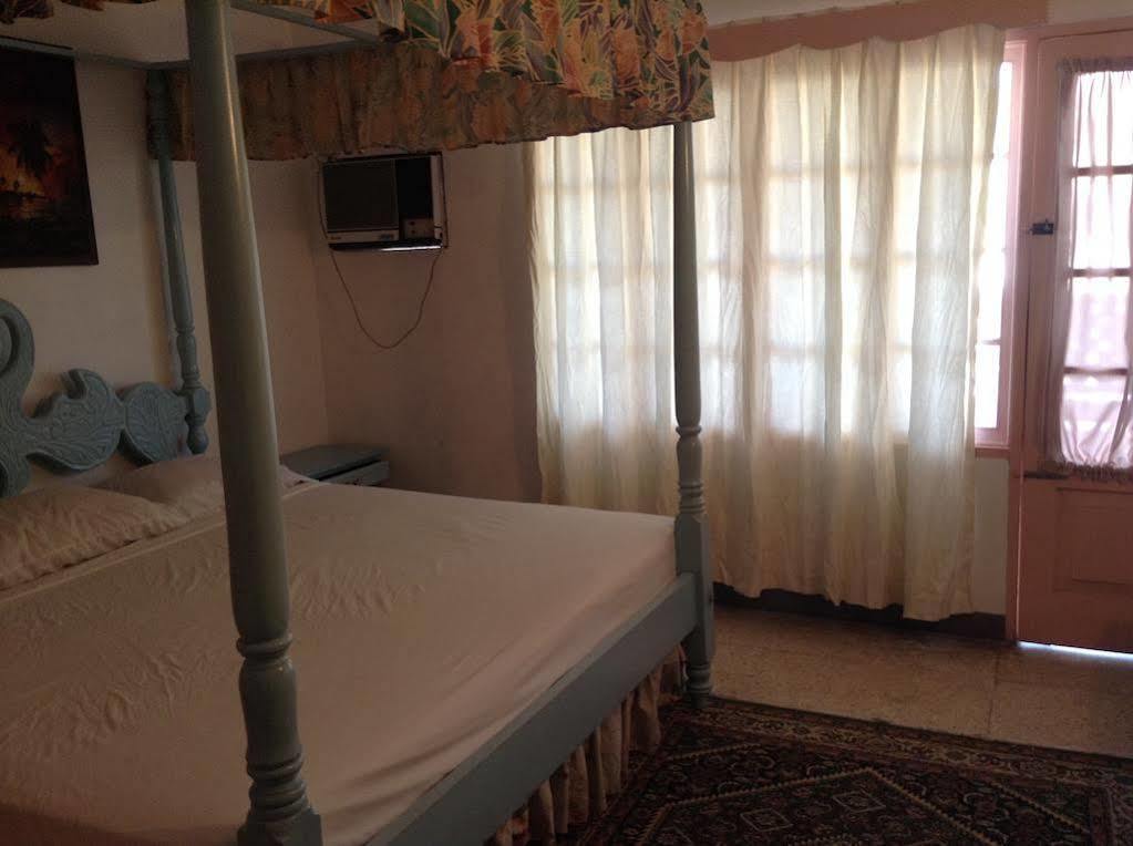 Marine View Hotel Ocho Rios Dış mekan fotoğraf