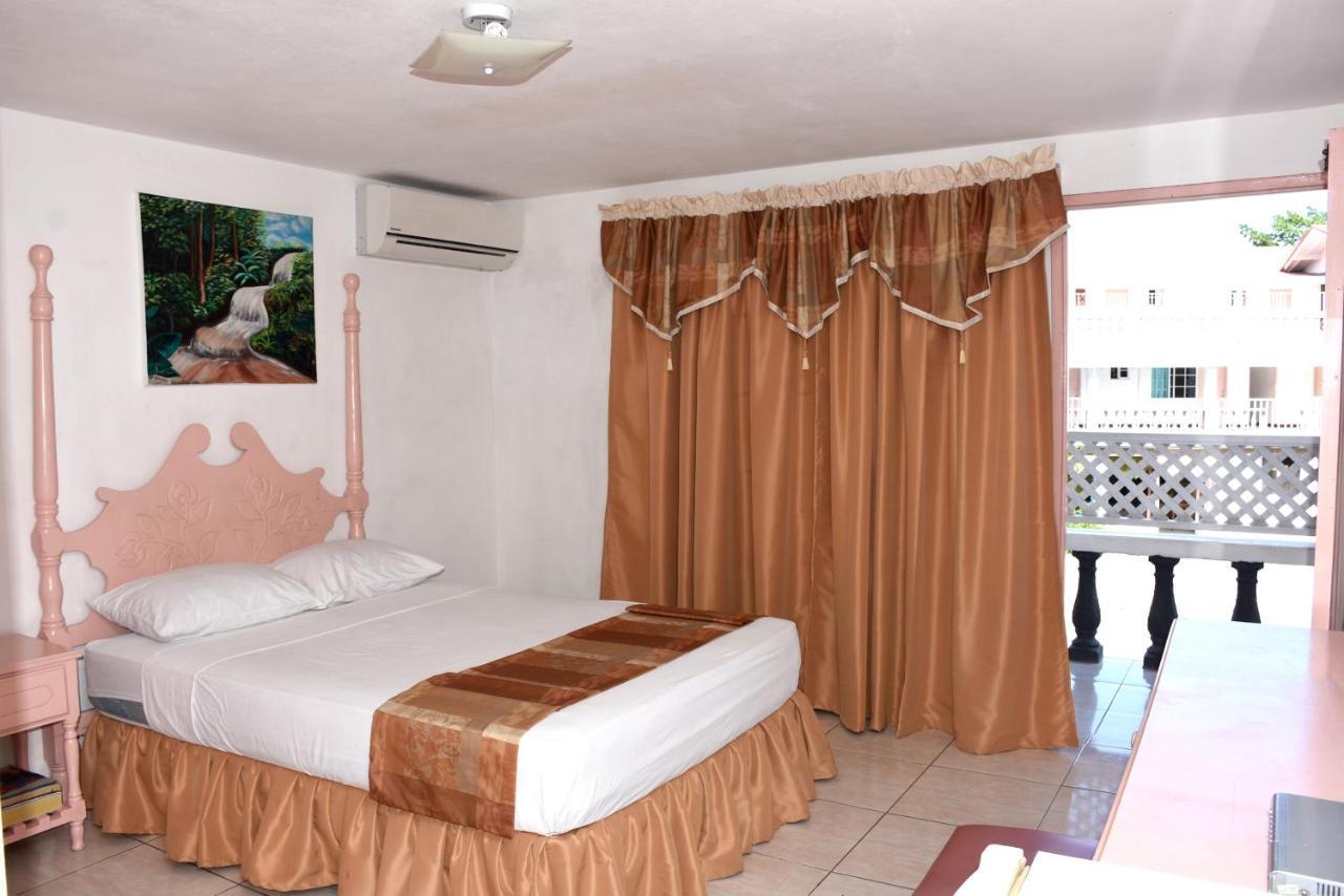 Marine View Hotel Ocho Rios Dış mekan fotoğraf